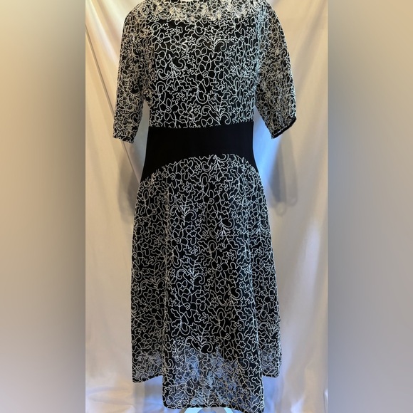Teri Jon Black & White Dress - Picture 1 of 13
